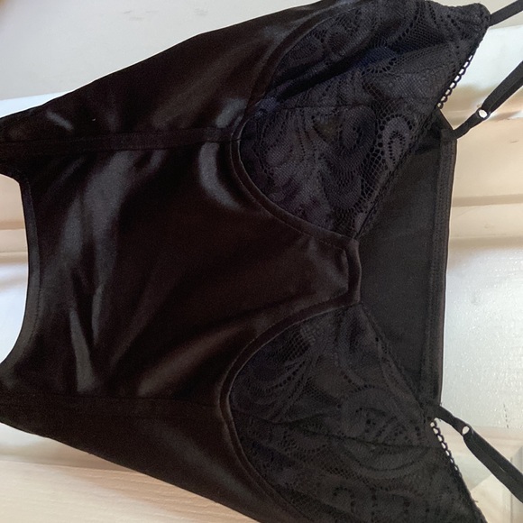 Brand NEW never worn limited tank from creeps world wide - Picture 3 of 5